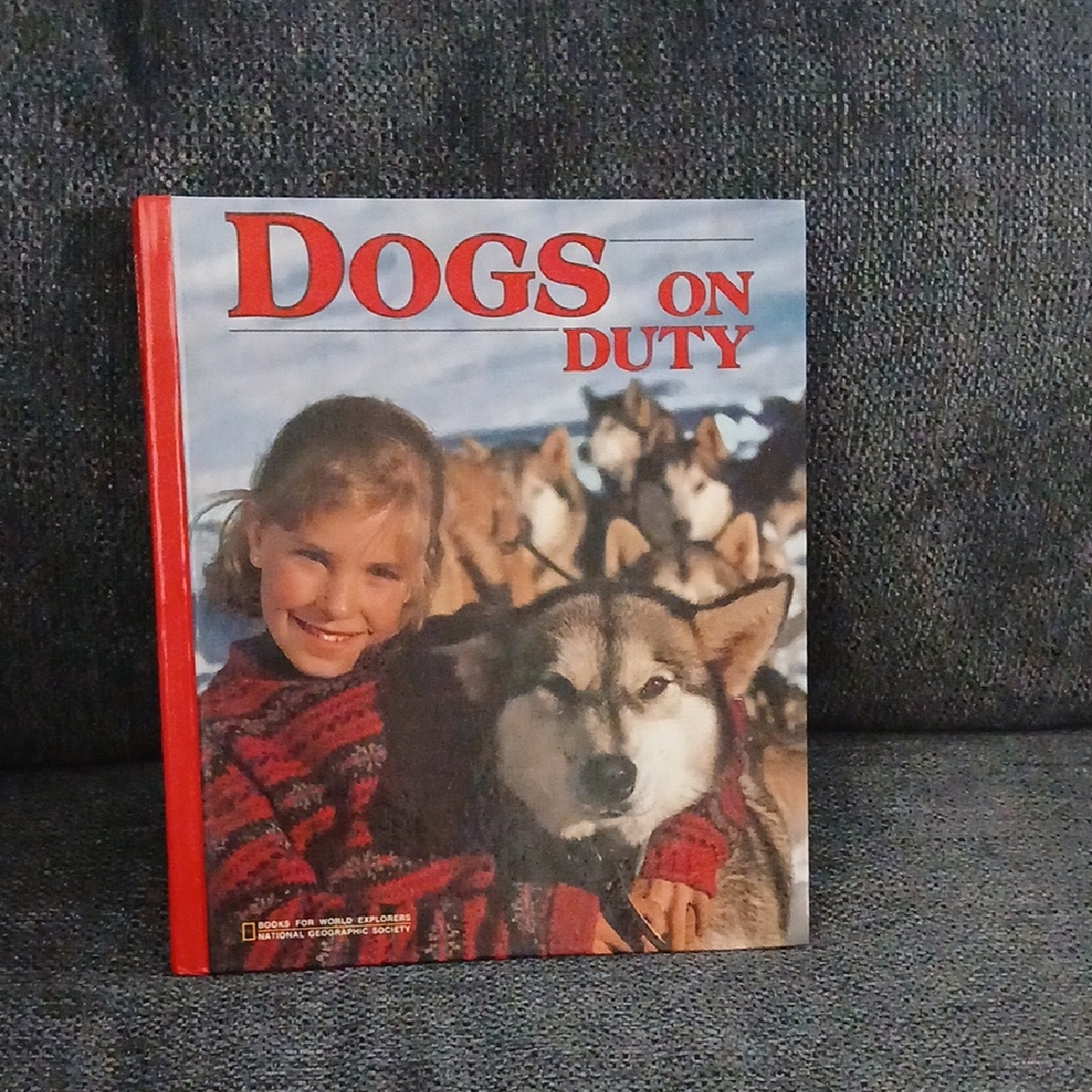 National Geographic Dogs on Duty - Red and Gray Cover